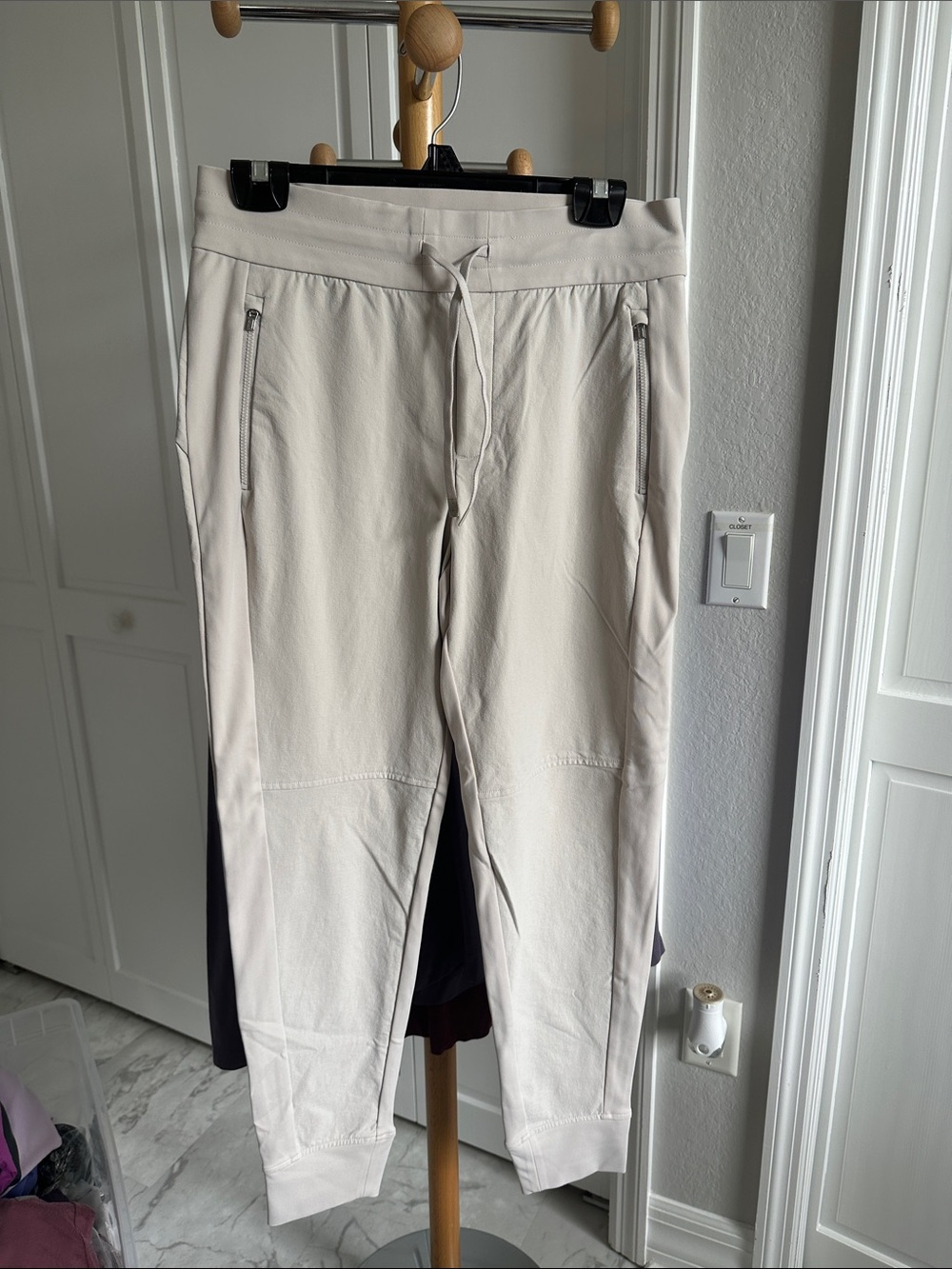 Athleta Trekkie North Jogger 8